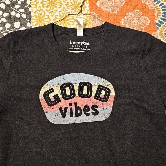 Loopty Loo Unisex "Good Vibes" Graphic T-Shirt - Picture 3 of 5